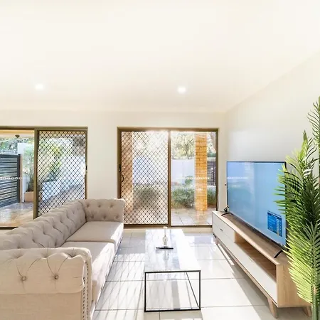 Palatial 4br 2ba Sunnybank Family Retreat *