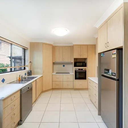 Palatial 4br 2ba Sunnybank Family Retreat Apartment