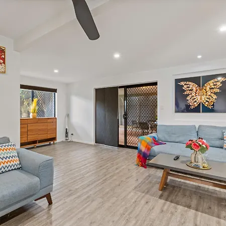 Apartment Spacious 4br Near Sunnybank With Modern Amenities
