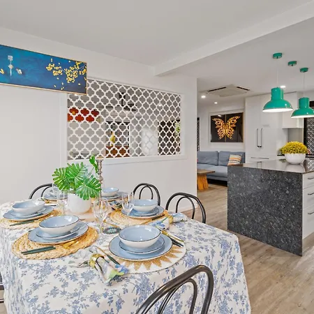 Spacious 4br Near Sunnybank With Modern Amenities Apartment *