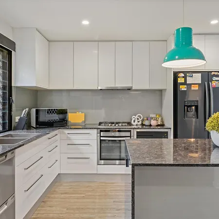 Spacious 4br Near Sunnybank With Modern Amenities Apartment Brisbane
