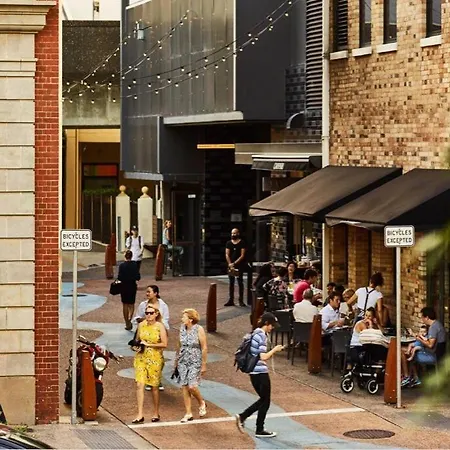 Urban Luxe Retreat - South Boutique W Free Carpark Apartment *