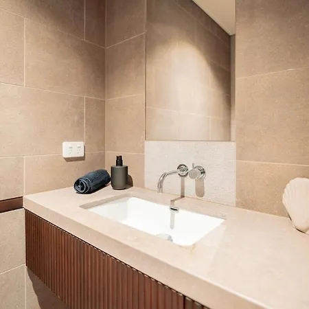 Luxury 3br In Beautiful New Farm Brisbane