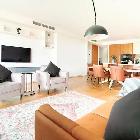 Apartment Luxury 3br In Beautiful New Farm *