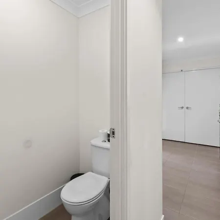 Charming 4bedroom Near Train Station And Beaches