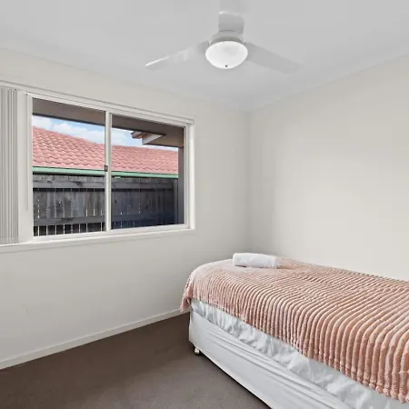 Charming 4bedroom Near Train Station And Beaches Brisbane