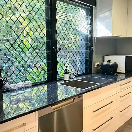 Spacious 4br Near Sunnybank With Modern Amenities Apartment Brisbane