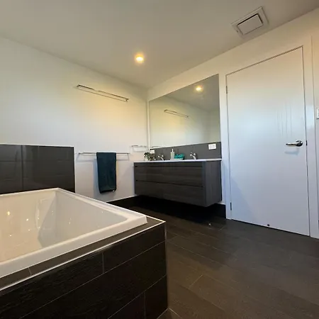 Spacious 4br Near Sunnybank With Modern Amenities