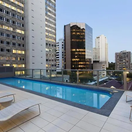 Comfort Redefined Prime 1br In The Heart Of Cbd Brisbane