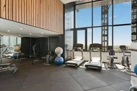 Escape To Elegance Stylish 2br In Skytower C10 * Brisbane