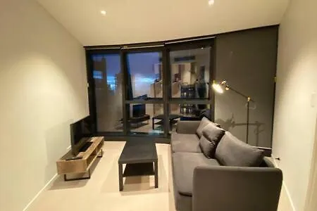 Escape To Elegance Stylish 2br In Skytower C10 * Brisbane