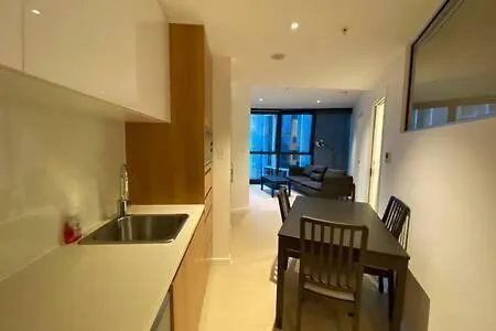 Escape To Elegance Stylish 2br In Skytower C10 * Brisbane