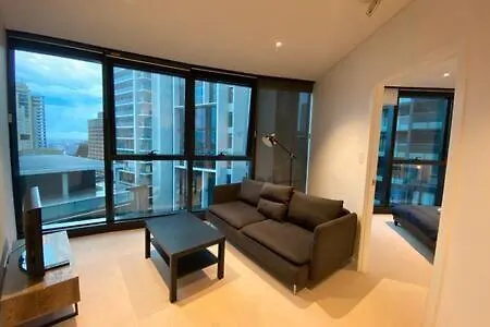 Escape To Elegance Stylish 2br In Skytower C10 *