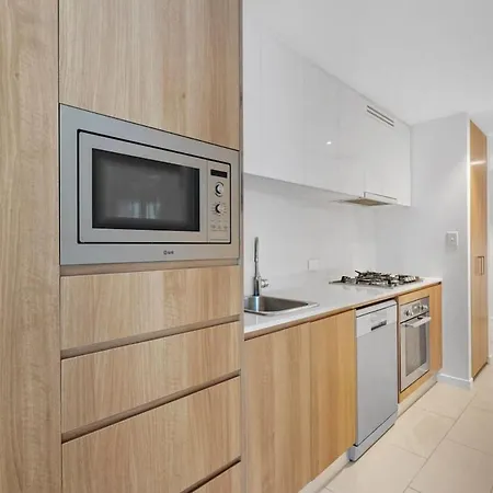 Stylish Cbd 2b Apt-pool & Gym