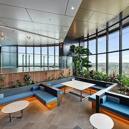 Stylish Cbd 2b Apt-pool & Gym Apartment *