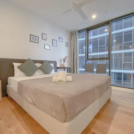 Stylish On High Level-close To Cbd C6 Apartment *