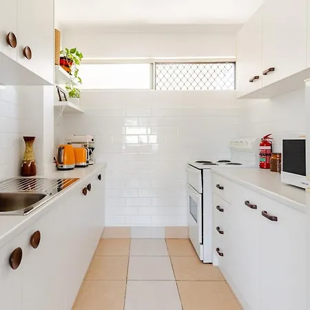Mid Century Pad 1bed 1bath 1car 10 Mins To Cbd Apartment Brisbane