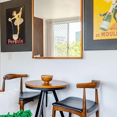 Apartment Mid Century Pad 1bed 1bath 1car 10 Mins To Cbd Brisbane
