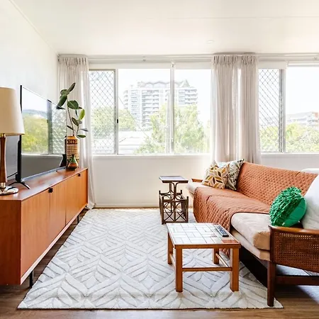 Mid Century Pad 1bed 1bath 1car 10 Mins To Cbd *