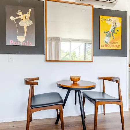 Mid Century Pad 1bed 1bath 1car 10 Mins To Cbd * Brisbane