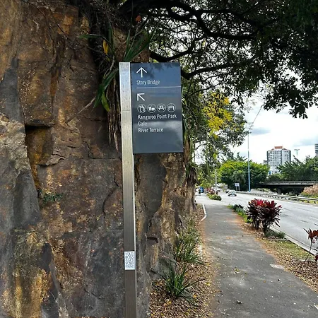 Apartment Mid Century Pad 1bed 1bath 1car 10 Mins To Cbd *
