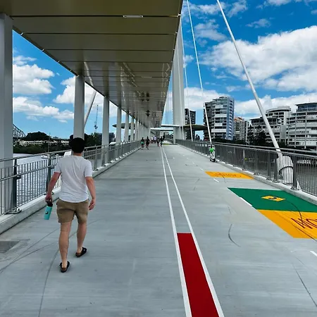 Mid Century Pad 1bed 1bath 1car 10 Mins To Cbd Brisbane
