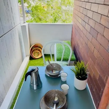 Apartment Mid Century Pad 1bed 1bath 1car 10 Mins To Cbd *