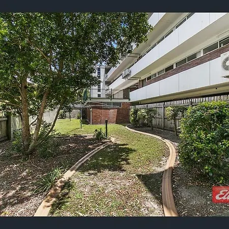 Mid Century Pad 1bed 1bath 1car 10 Mins To Cbd * Brisbane