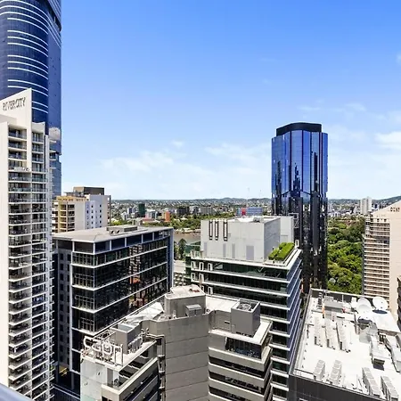 Lux 2bed Apt, Parking, Pool Apartment