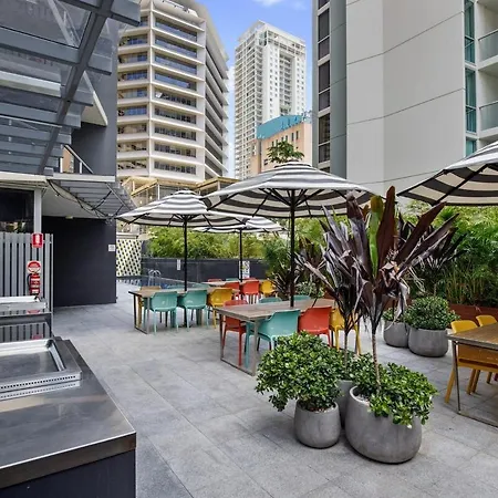 Lux 2bed Apt, Parking, Pool *