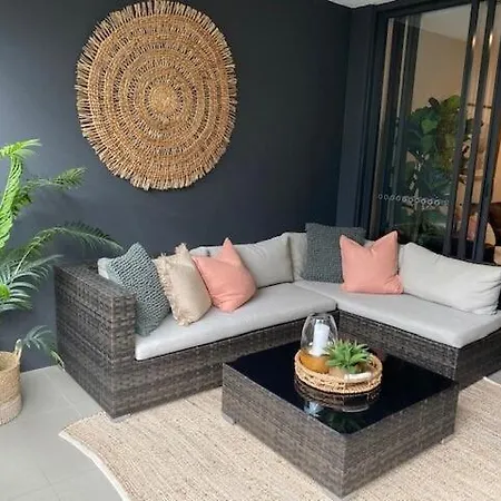 Ancassa Retreat Luxury Haven Near Train Bus Apartment