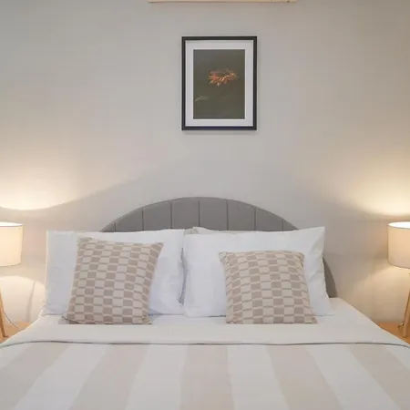 Relax & Unwind Riverside Apartment Brisbane