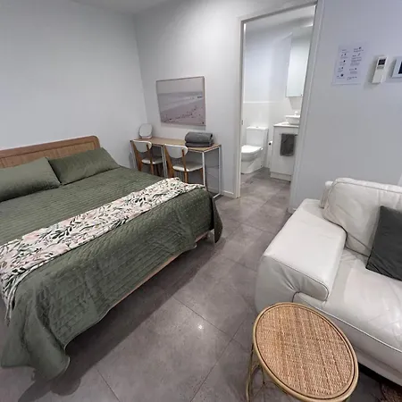 Apartment Location, Location, Location - Modern Brisbane