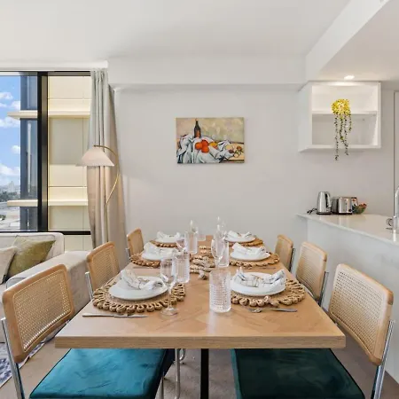 Unbeatable River And Cbd Views Pool 2car And Prime Spot * Brisbane