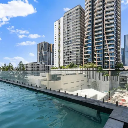 Unbeatable River And Cbd Views Pool 2car And Prime Spot Apartment