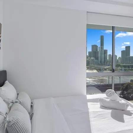 Cbd Modern 3bed Panoramic River View, 2cars And Pool Apartment *