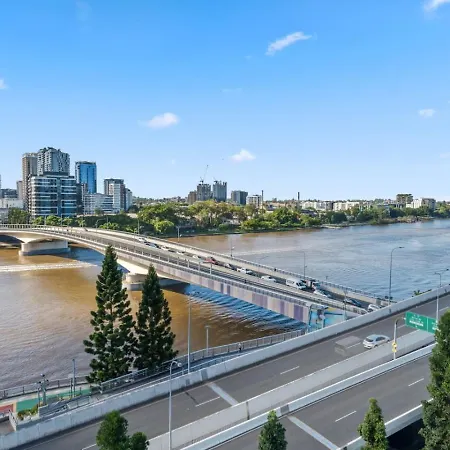 Cbd Modern 3bed Panoramic River View, 2cars And Pool Brisbane