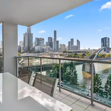 Apartment Cbd Modern 3bed Panoramic River View, 2cars And Pool *