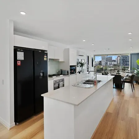 Cbd Modern 3bed Panoramic River View, 2cars And Pool Brisbane