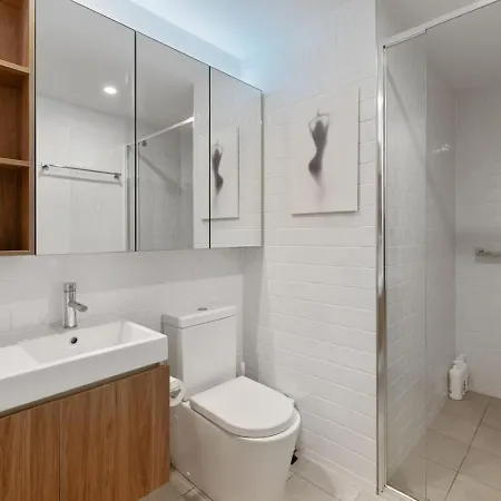 Rooftop Pool And View Stylish 2bed With Ducted Ac Brisbane