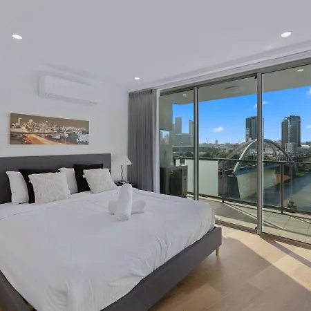 Cbd Modern 3bed Panoramic River View, 2cars And Pool *