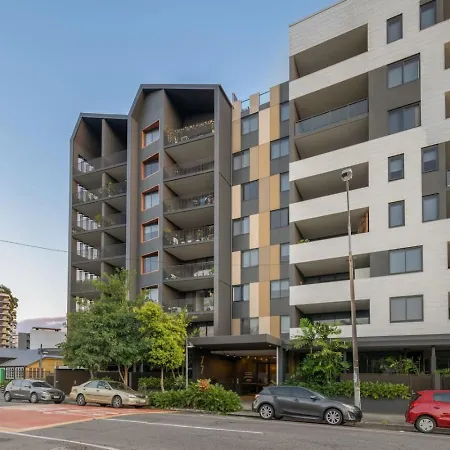 Rooftop Pool And View Stylish 2bed With Ducted Ac