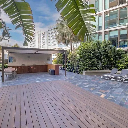 Pool View Urban Oasis 2bed * Brisbane