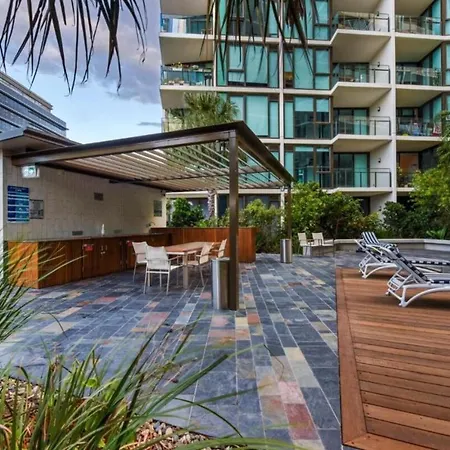 Apartment Pool View Urban Oasis 2bed Brisbane