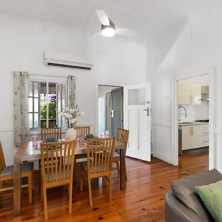 Holiday home Charming 4-bed Queenslander Spacious *