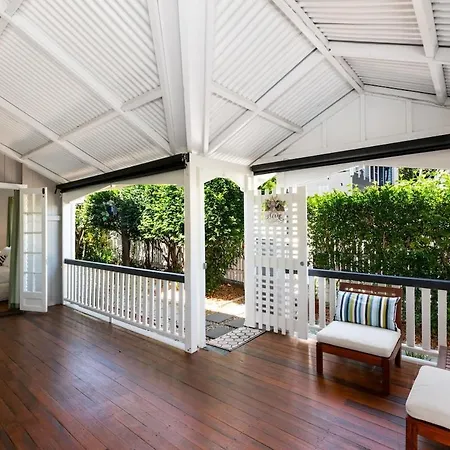 Charming 4-bed Queenslander Spacious
