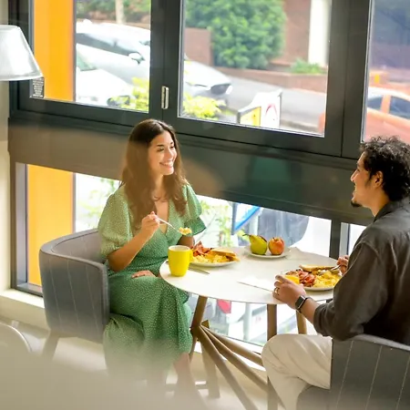 Holiday Inn Express Brisbane Central By Ihg 4*