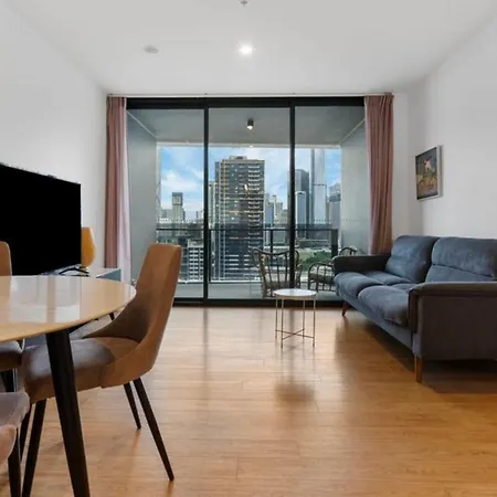 2br, 1ba With Balcony,pool,gym,sauna & Parking M24 * Brisbane