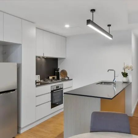 Apartment 2br, 1ba With Balcony,pool,gym,sauna & Parking M24