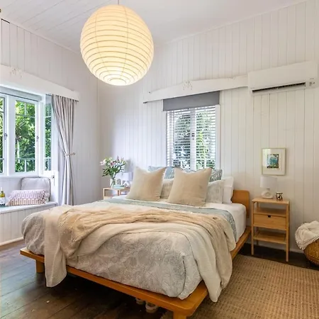 Holiday home Seaside Haven Luxe Four Br Oasis With Plunge Pool Brisbane